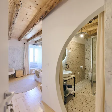 Porta No Alojamento de Acomodação e Pequeno-almoço 3*